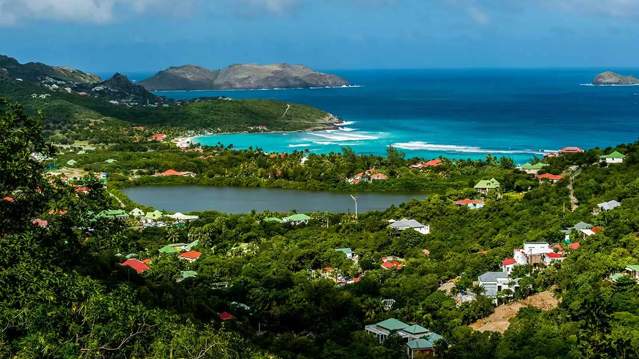 Vue sur la plage de St Jean à Saint-Barthélemy