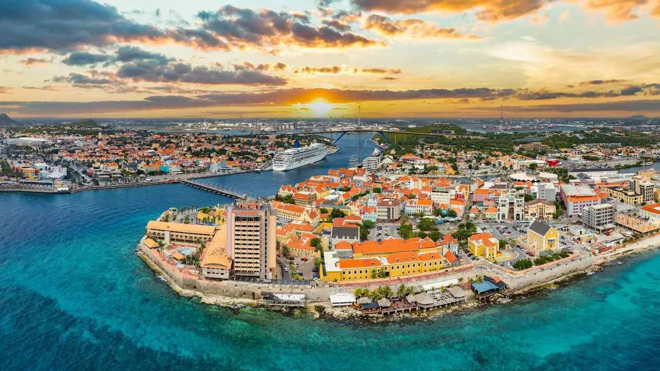 Vue de la ville de Willemstad à Curacao