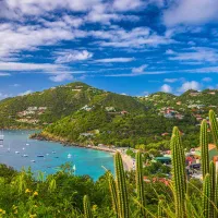 Vue sur la ville de Gustavia à Saint-Barthélemy