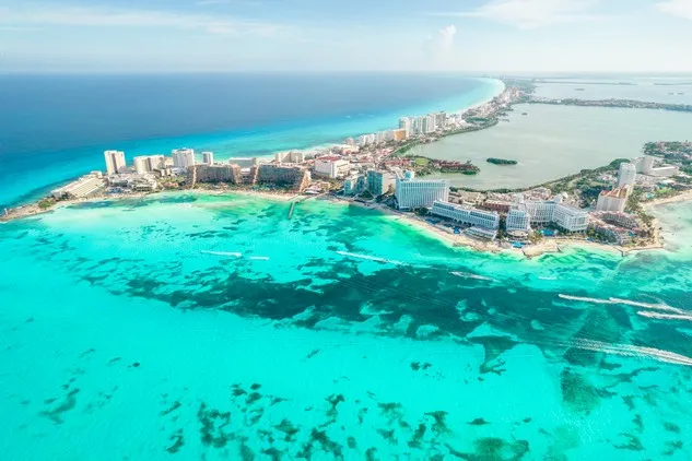 Vue aérienne de Isla Mujeres au Mexique