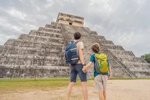 Père et fils à Chichen Itza