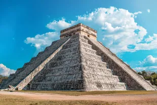 Piramide maya de Chichen Itza au Mexico