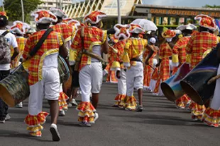 Le-carnaval-de-Guadeloupe_2-vignette.jpg