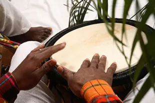 Les-musiques-et-les-danses-traditionnelles-en-Guadeloupe_2-vignette.jpg